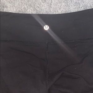 black lululemon leggings(wunder under)